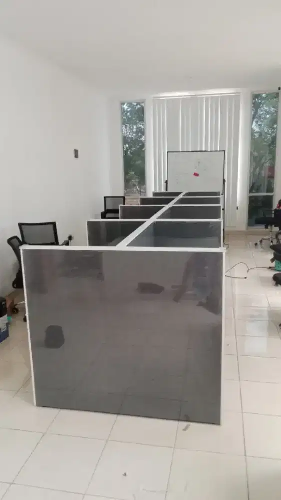 meja partisi kantor