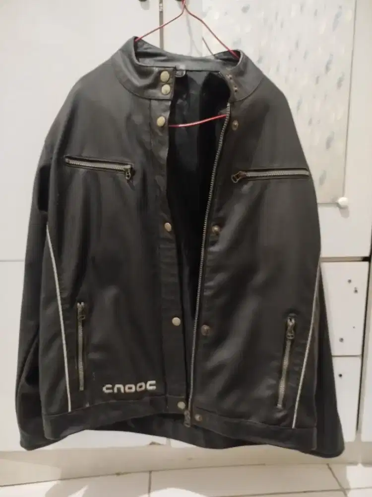 jaket kulit full black cocok dan keren untuk semua pria