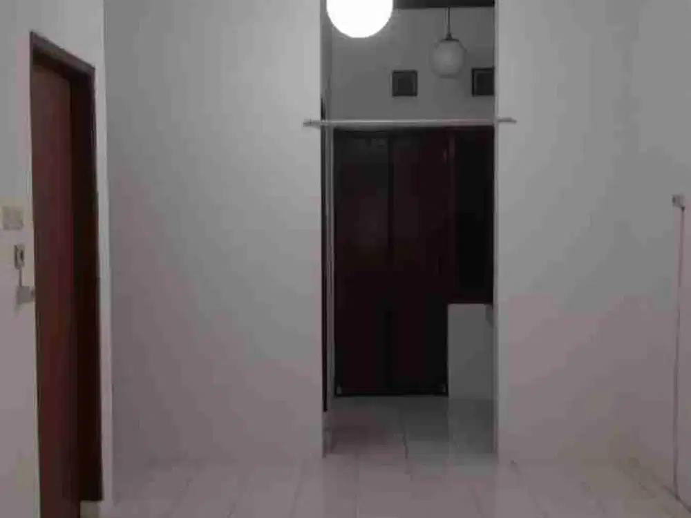 Rumah Strategis sewa murah, Taman Kopo Indah