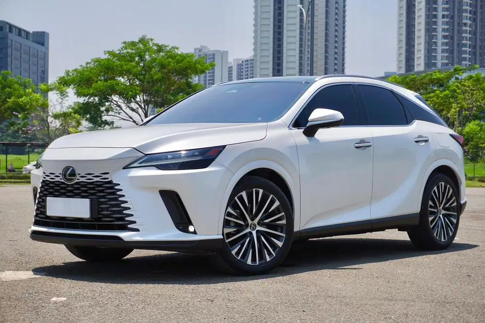 Lexus RX350 Luxury Facelift T24A-FTS 2023 Putih DP Ringan Akhir Tahun