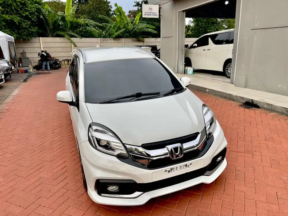 Honda Mobilio 1.5 RS 2015 AT white metallic