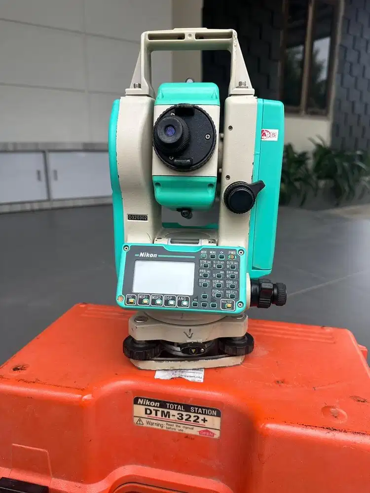Total station DTM 322 2