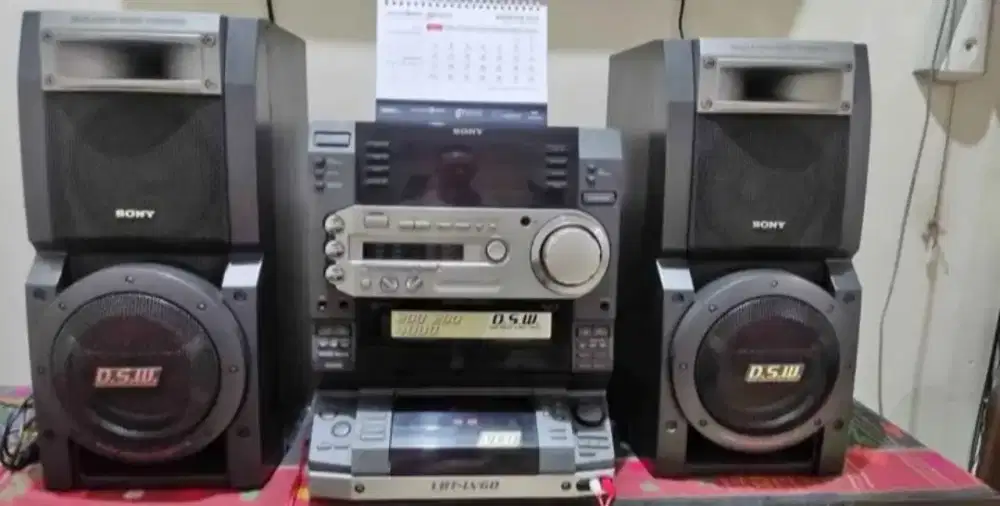 compo hi-fi SONY bigger good condition