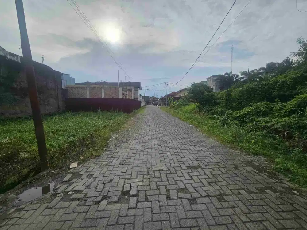 Tanah Dalam komplek dengan Uk 8x20 Jalan lebar