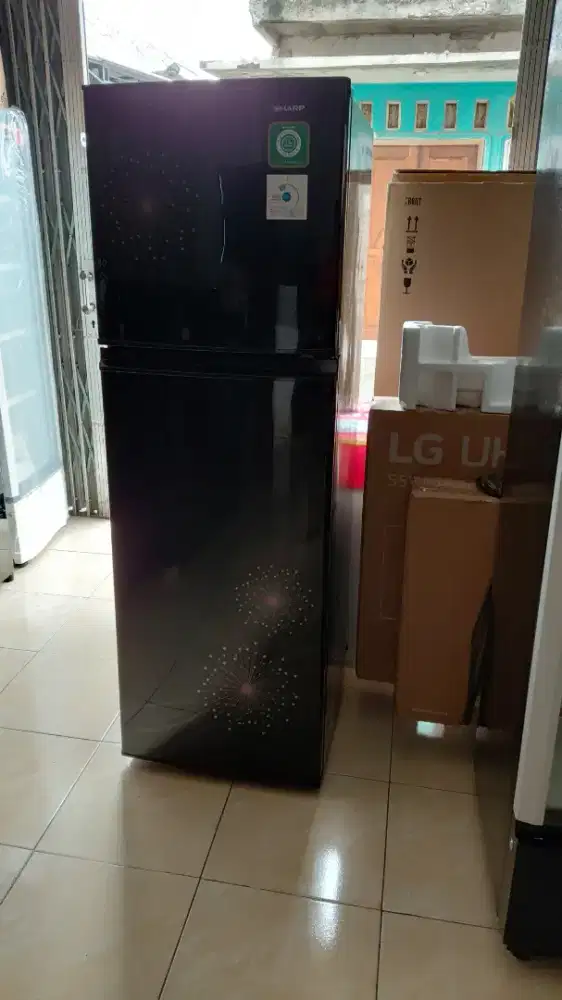Kulkas sharp 2pintu type yg tinggi bgusmori