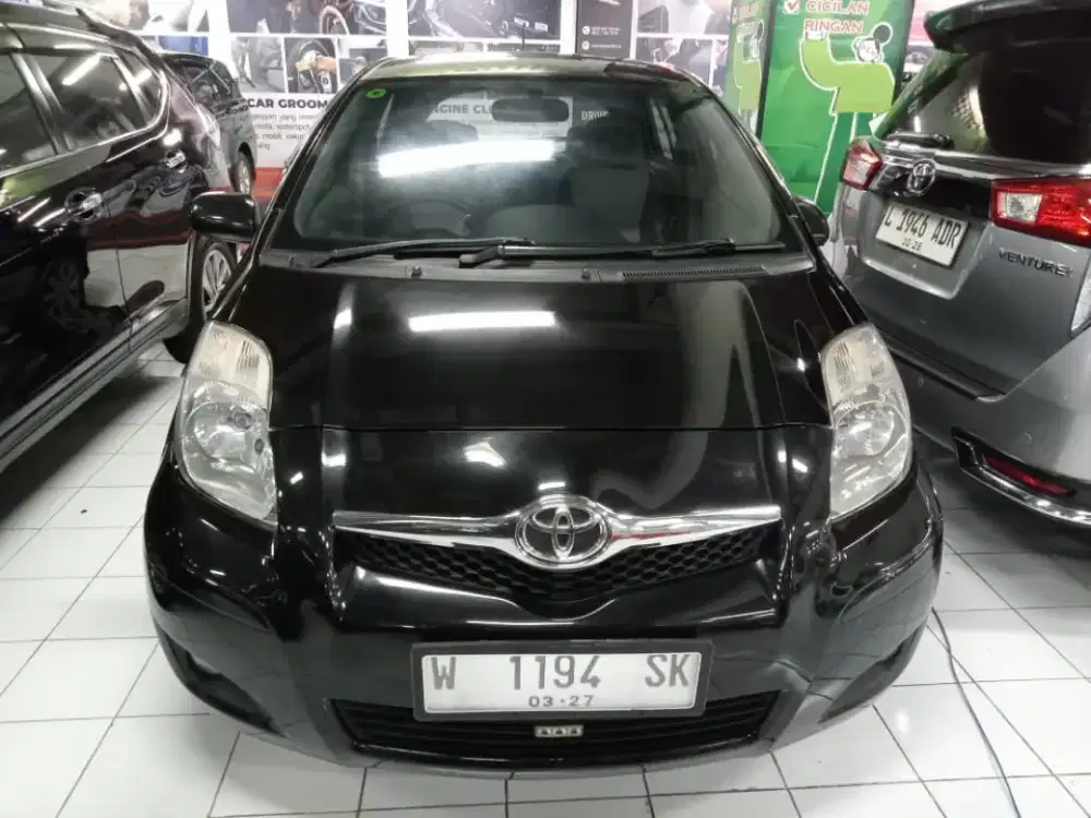TOYOTA YARIS E AT 2011 HITAM METALIK