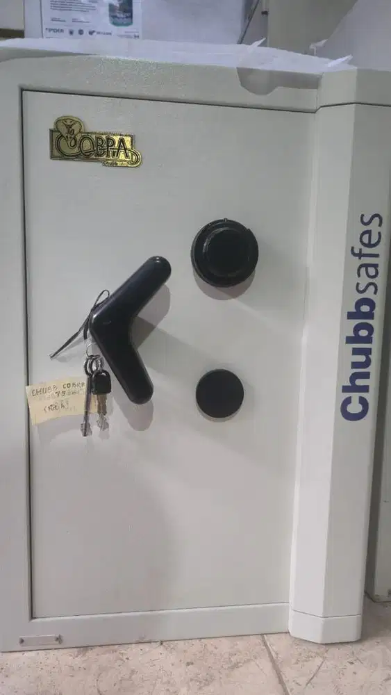 Brankas Chubb Cobra eksekutif B size 3