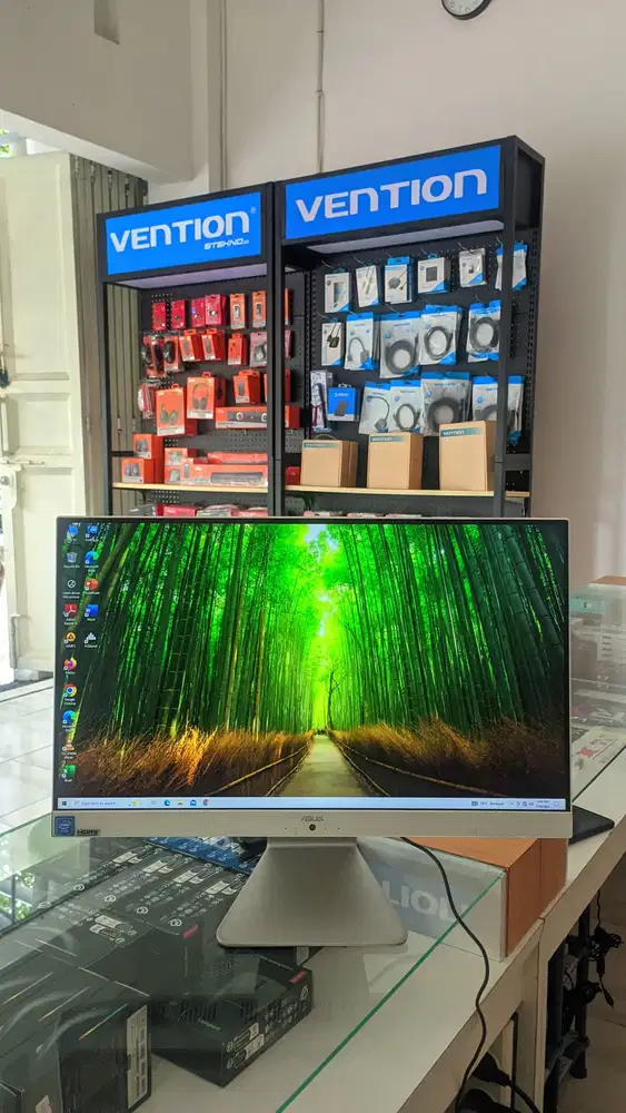 ASUS AIO 22 V222GA (putih)
