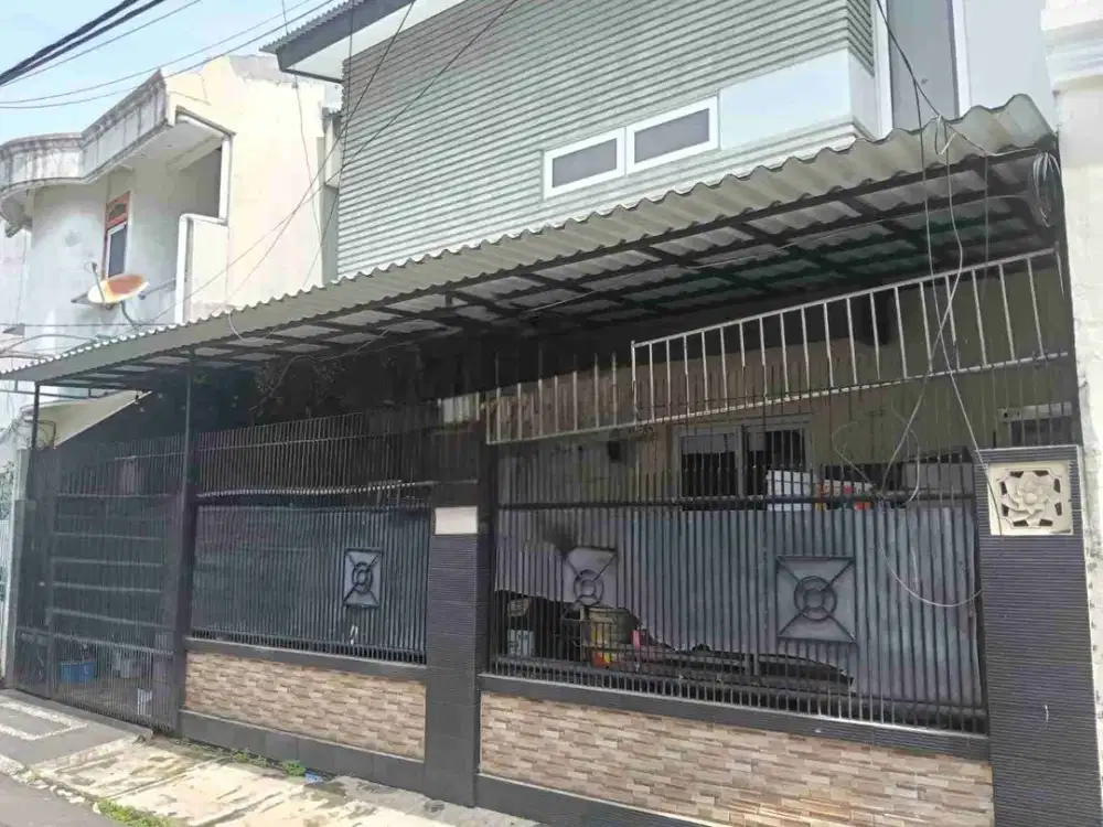 Rumah 2 lantai row jalan 2 mobil rapih siap pakai dijual lokasi favorit Tomang Grogol Jakarta Barat