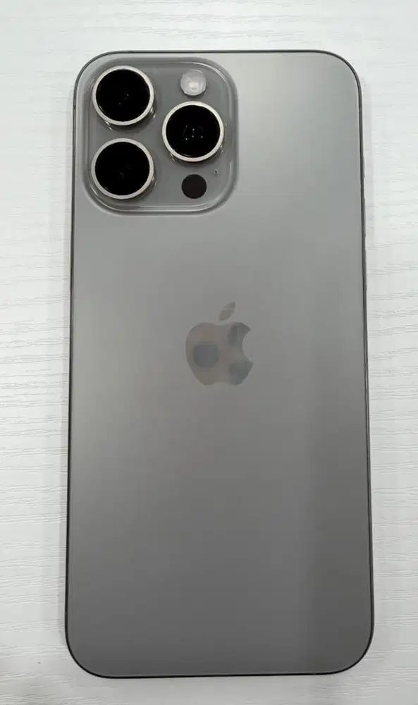 iPhone 15 pro Max 256 Natural titanium