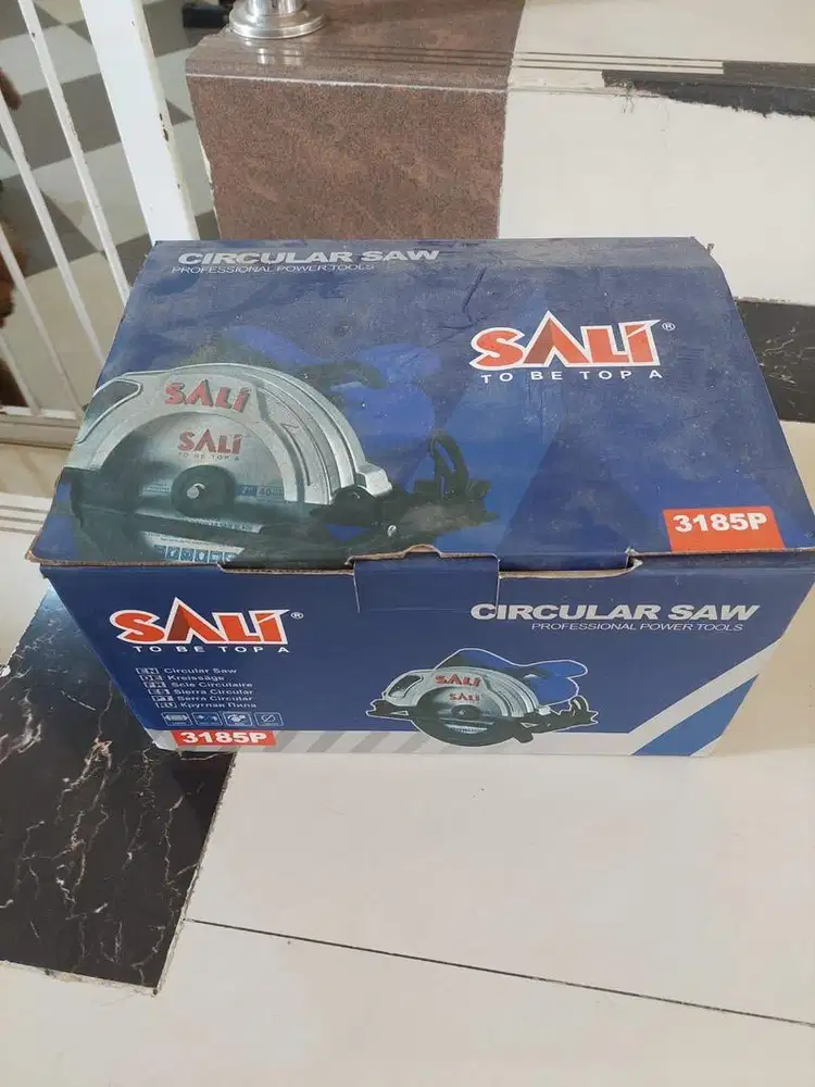 Circular saw (gergaji potong)