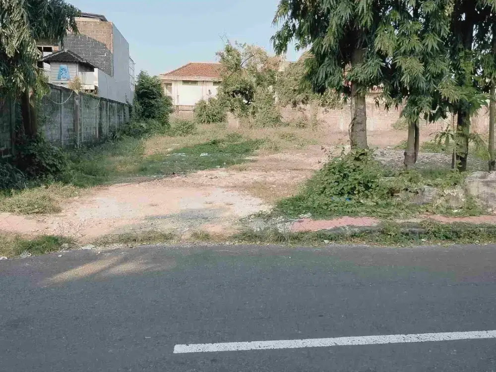 Di jual lahan 5.9 are pinggir jalan raya di pusat kota Denpasar.