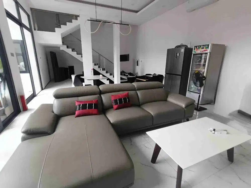 Rumah Hoek cantik minimalis modern baru 2 tahun dibangun 4 lantai dijual row jalan 2 mobil lokasi favorit Sunter Jakarta Utara