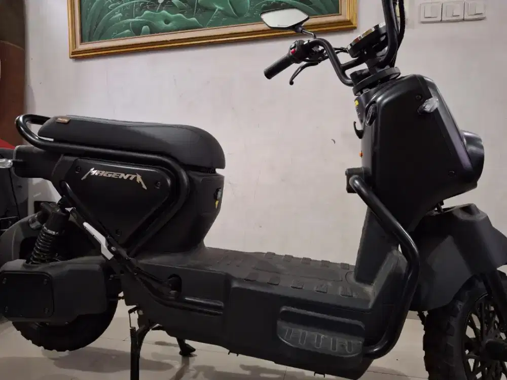 Sepeda Listrik MAGENTA PRO - Black