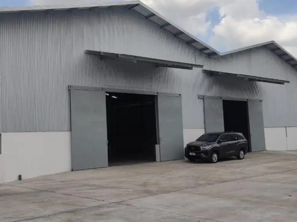 2 Bangunan Gudang Wringinanom, Gresik Kondisi Terawat Bagus