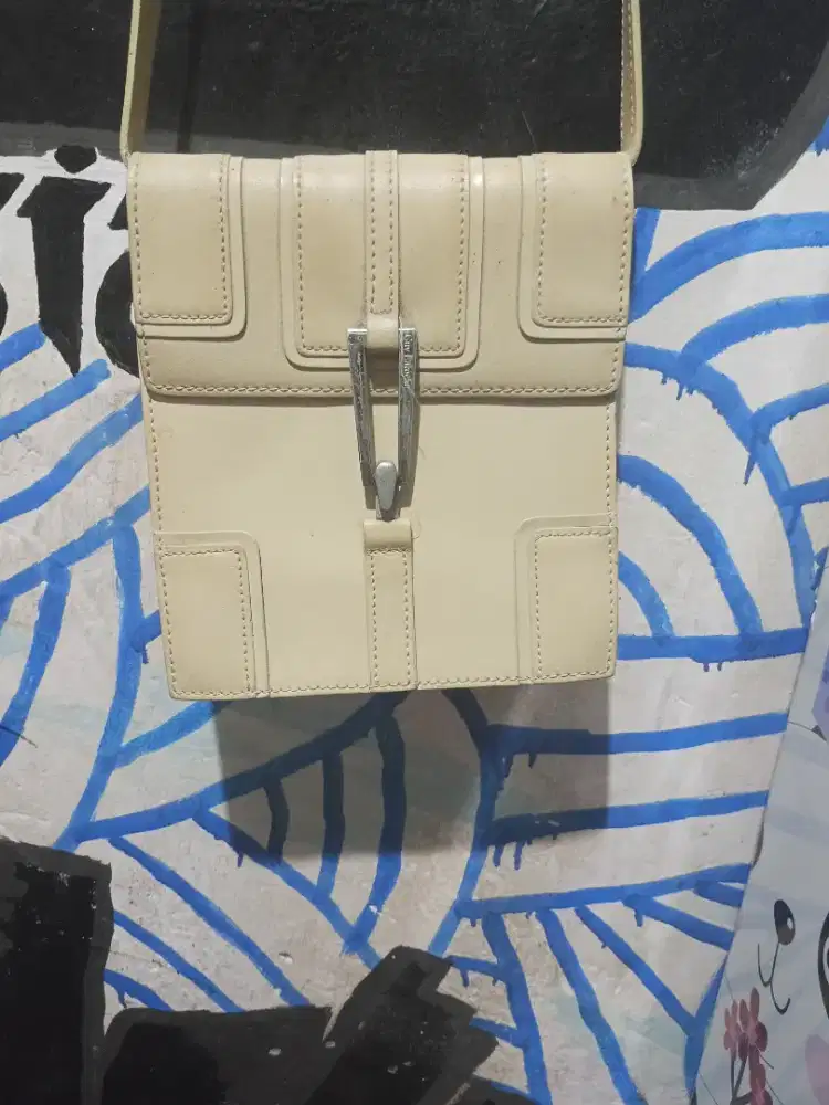 Tas Selempang Wanita — Banyak Slot & Minimalis