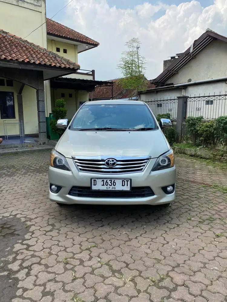 Toyota Kijang Innova 2012 Bensin