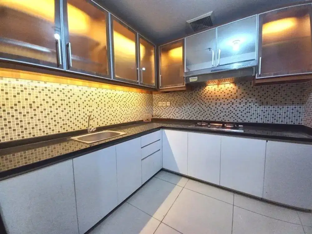 Apartemen Nyaman, Suasana Tenang di Tengah Kota Disewakan Apartemen 3br +1 di Central park Residence lokasi strategis siap huni