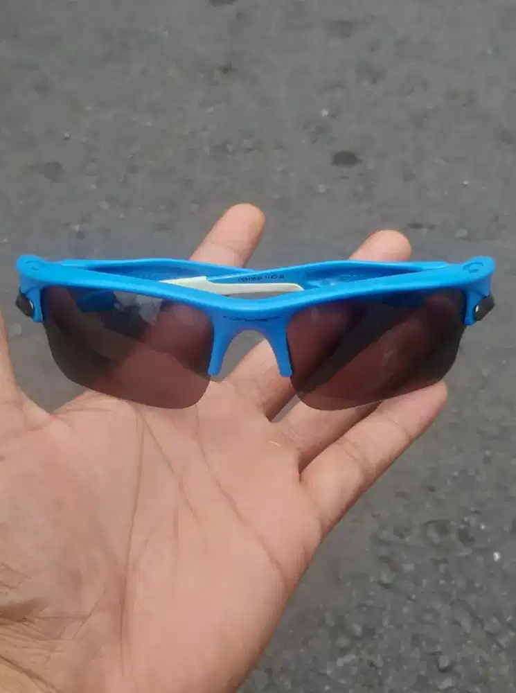 KACAMATA SPORTY OAKLEY ORIGINAL
