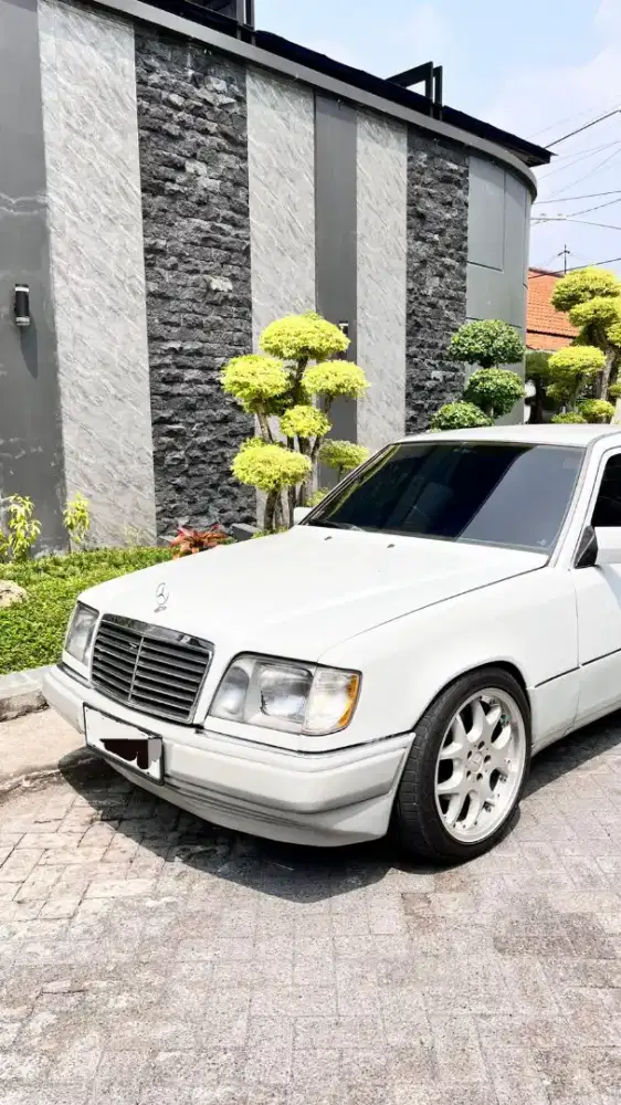 Mercedes Benz E320 Master Piece