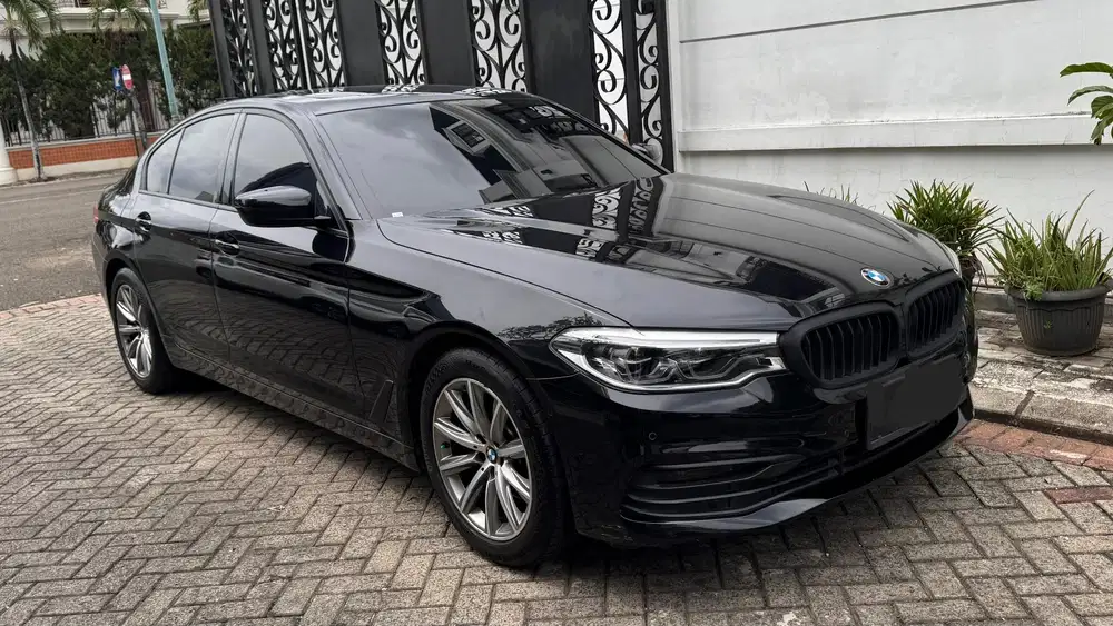 BMW 520i 2019 Bensin