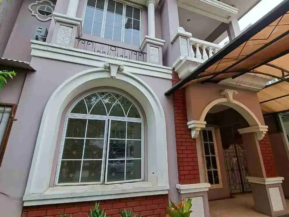 Kota Wisata rumah 2 Lt dijual murah siap huni terawat
