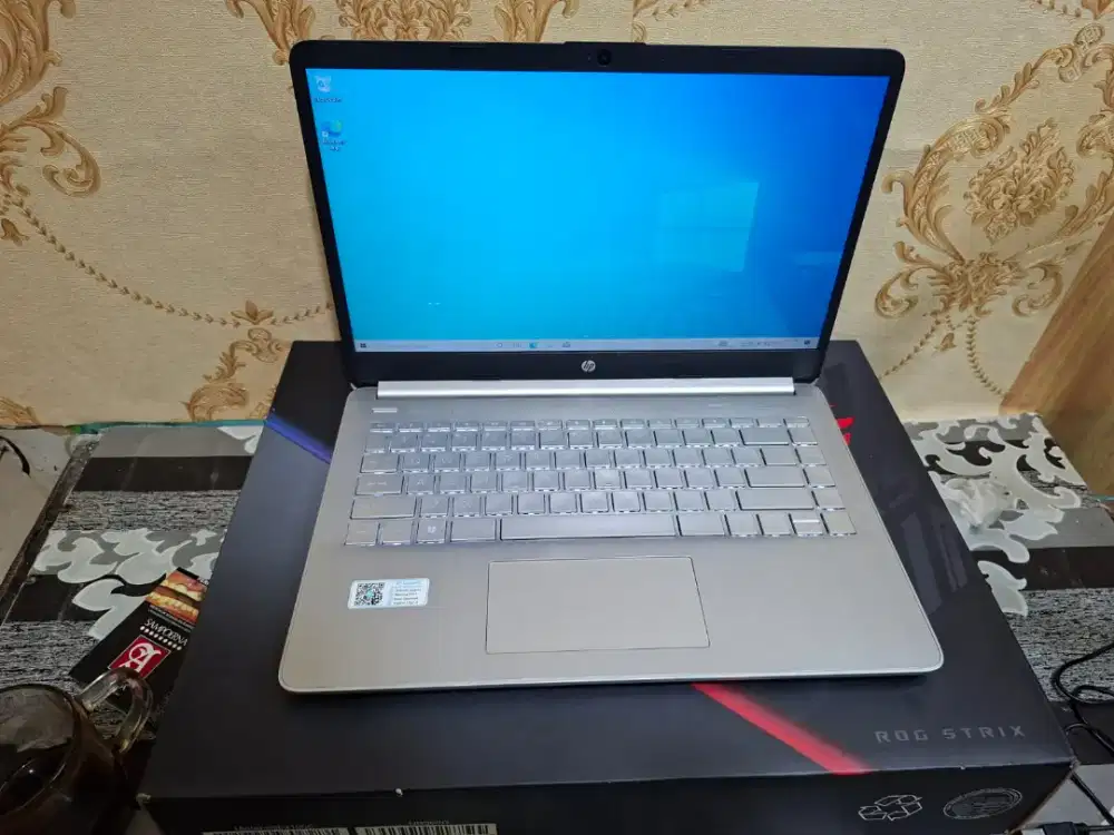 LAPTOP HP 14S-DQ0XXX INTEL CELERON N4120 •SSD 256GB •4GB •Body Bagus