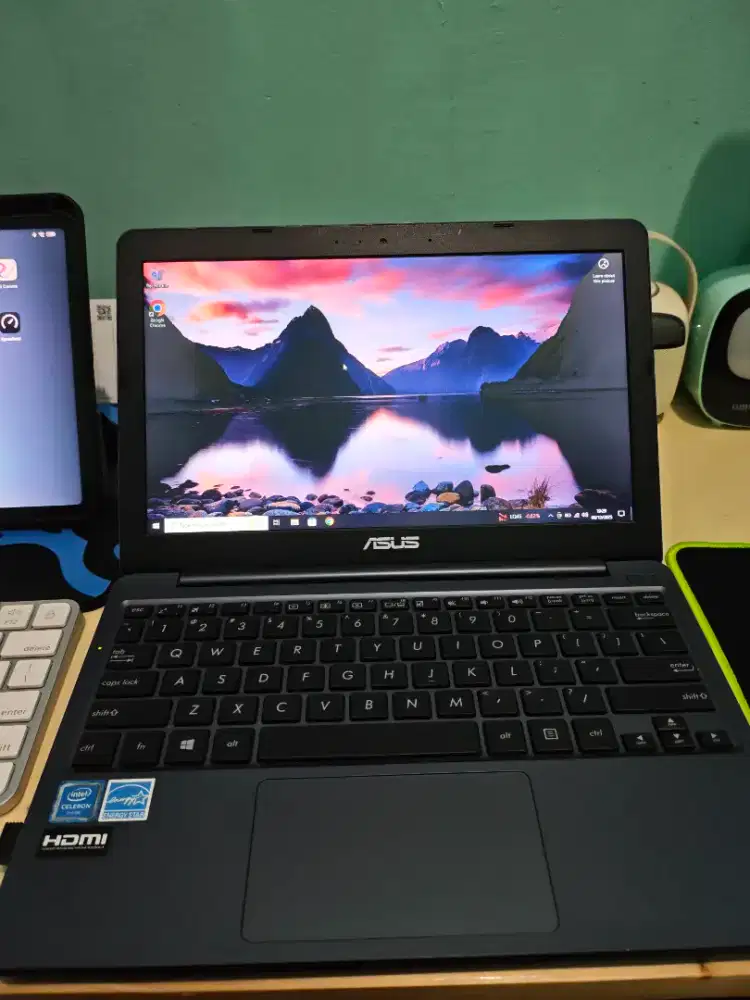 Asus E203M Mulus Normal