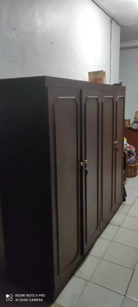 Lemari Pakaian 4 pintu Jati