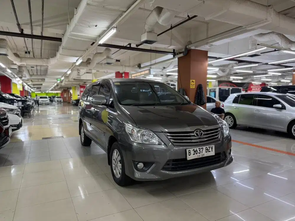 Toyota Kijang Innova G 2012