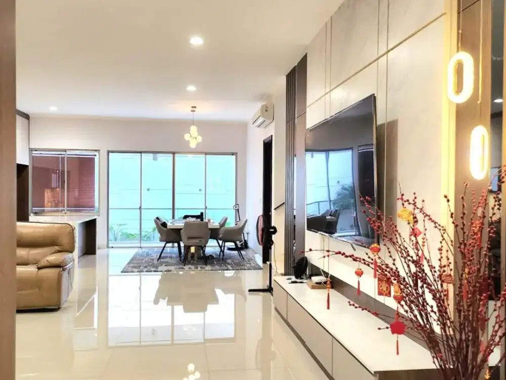 rumah mewah golf island pik ,fully furnish interior, uk:10x25m2 disewakan !!!