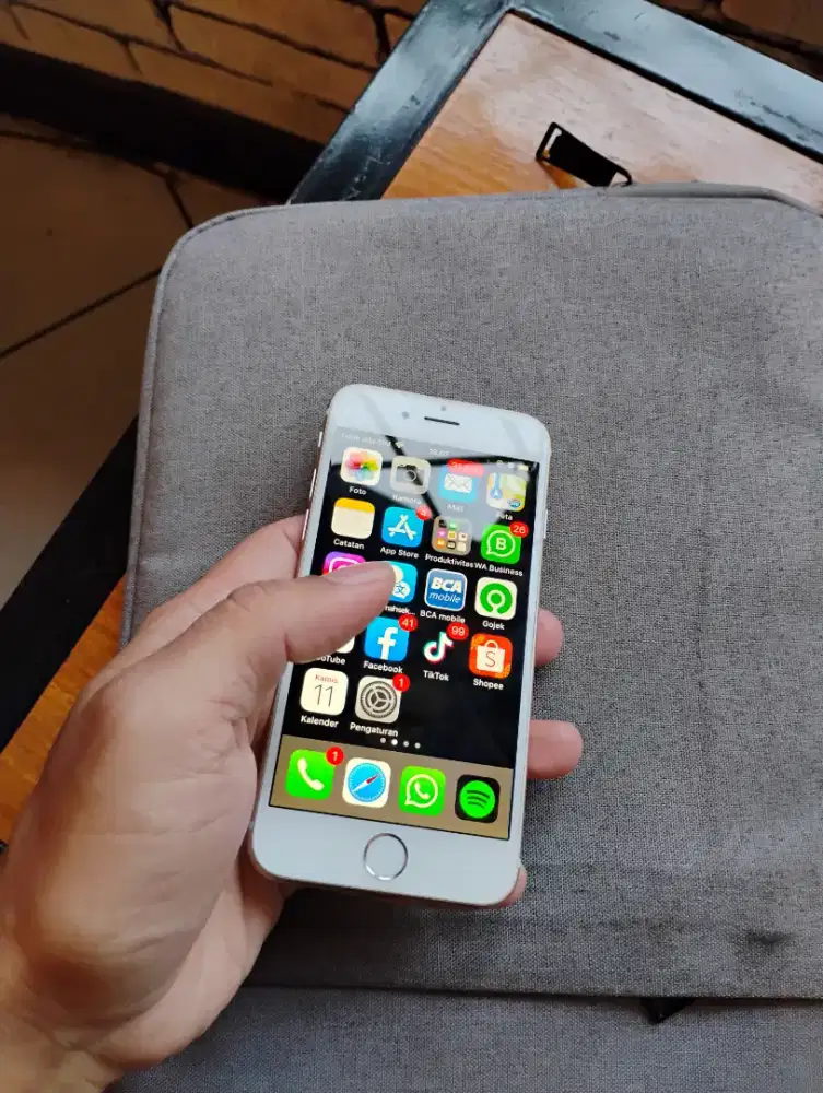 Iphone 6, 32gb jaringan all operator bukan bypass