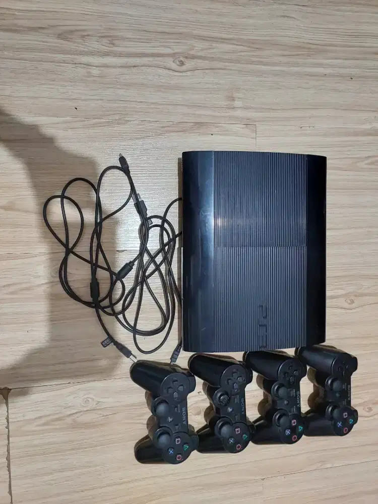 PLAYSTATION 3 SUPER SLIM