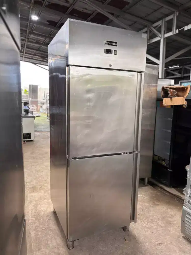 Upright Chiller 2 pintu
Merk Equistar