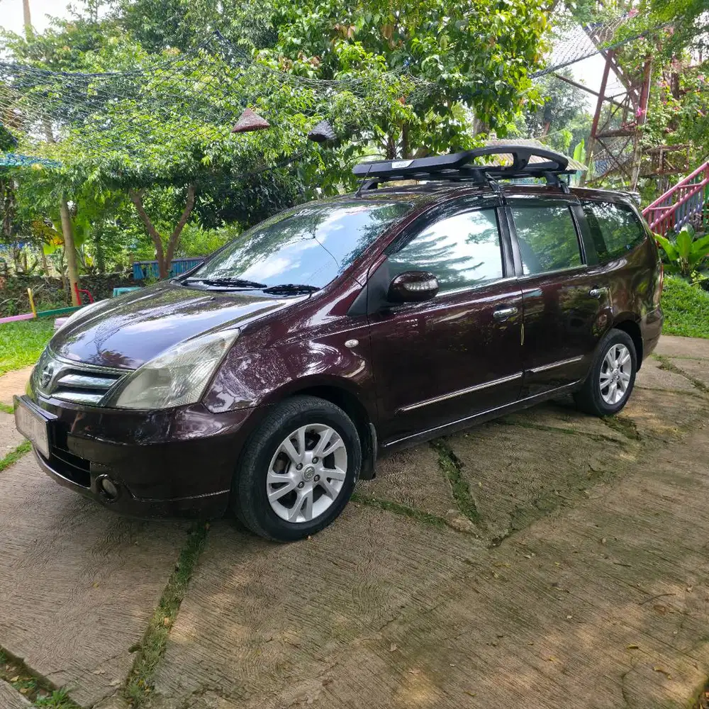 Nissan Grand Livina 1.5 Ultimate 2012 – Tipe Tertinggi – Pajak Panjang