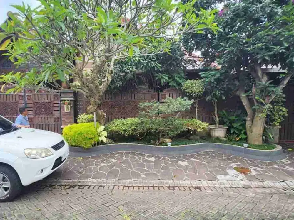 Dijual rumah araya luas 200 tidak sampai 2 M