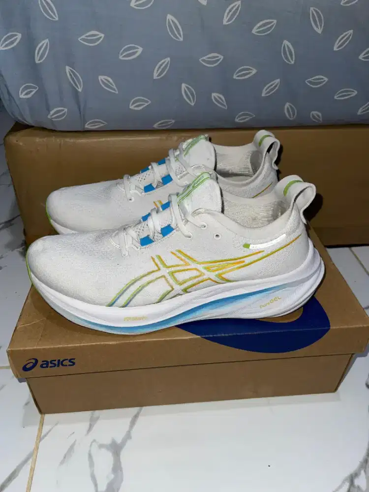 Dijual cepat sepatu running merk asics original