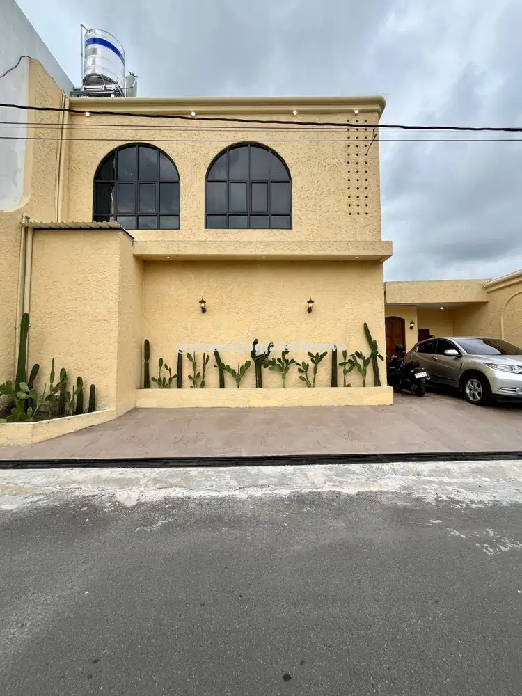 Villa Baru di JL Kaliurang Km 11 Dengan Kolam Renang Full Furniture