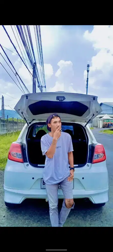 CARI PEKERJAAN BUAT SAYA UMUR 25