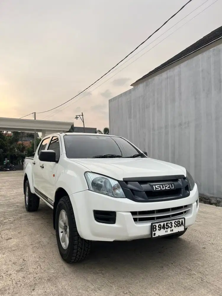 Isuzu D-max 2.5 4x4 manual tahun 2013 asli plat B jakarta