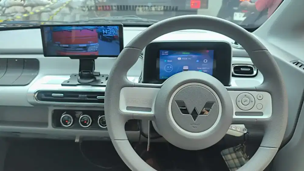 Super Rent Car nyaman + supir