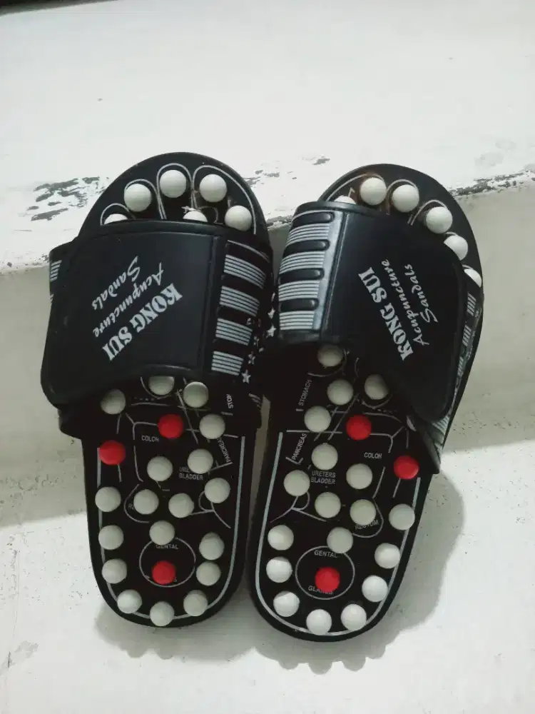 Sendal Akupuntur Kong Sui