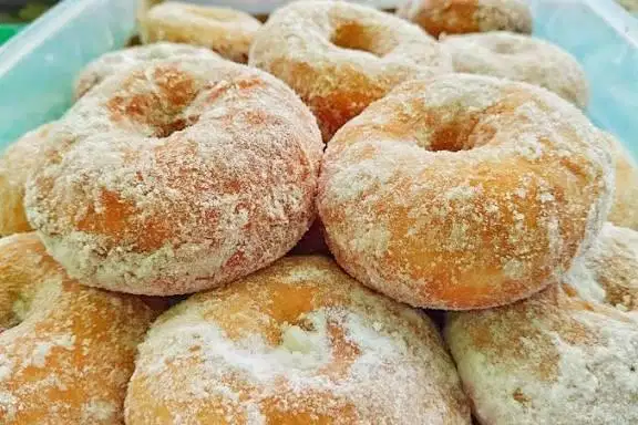 Dicari Karyawan Goreng Donat Pagi