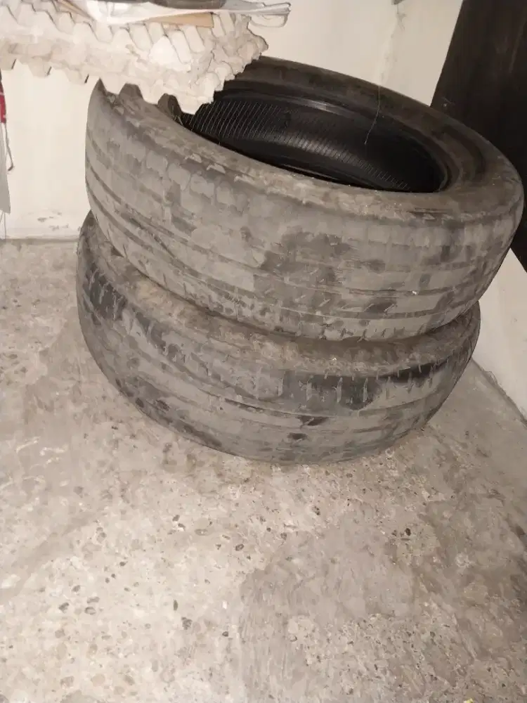2 buah Ban bridgestonn R16 bekas xphander 1thn pakai kondisi