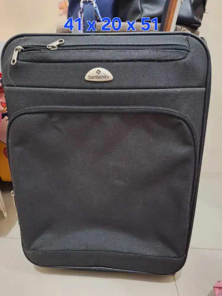 Koper branded 
Samsonite uk 41 x 20 x 51 
Limited edition 
Barang tera