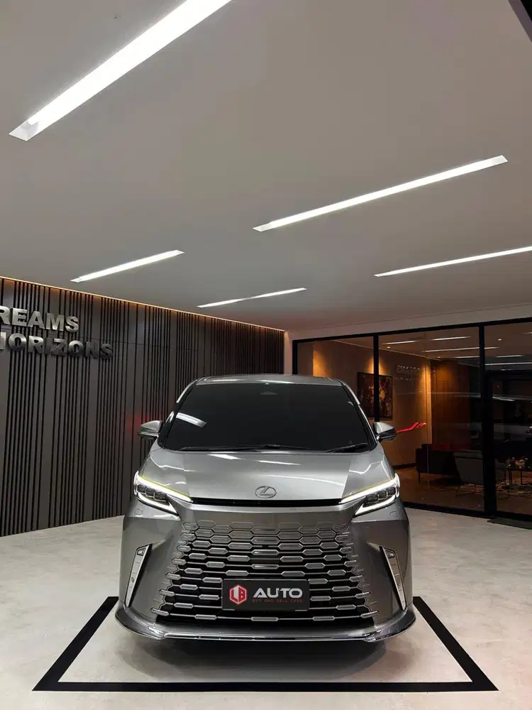Lexus LM350 Hybrid LM350H 2025 7-Seater Km3rb Nik 2024 B2600WFC