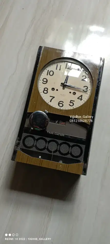 Jam dinding antik tanpa baterai