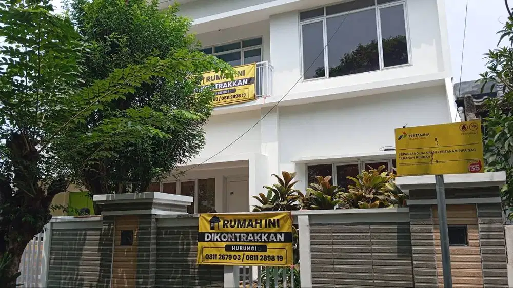 Rumah 2 Lantai di BHP, Dukuh. Jaktim