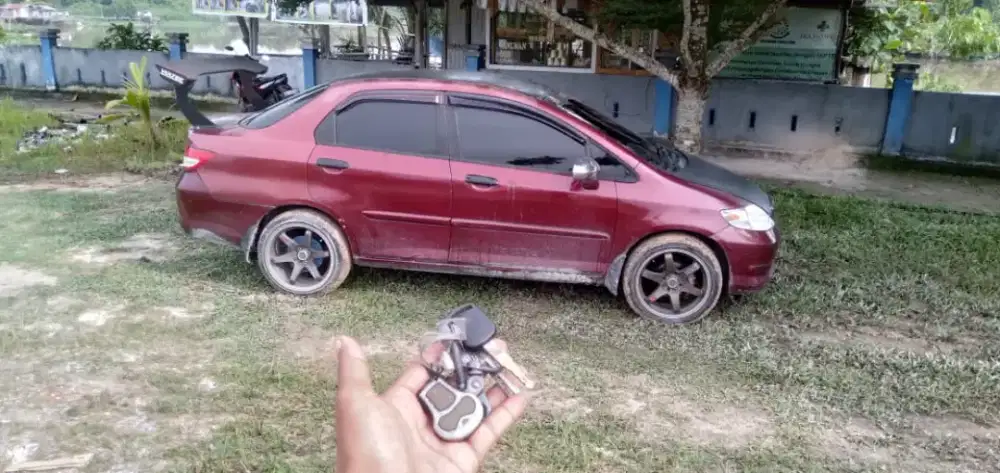 Di jual mobil  merek Honda city ori dan asli bukan bekas taxsi dll