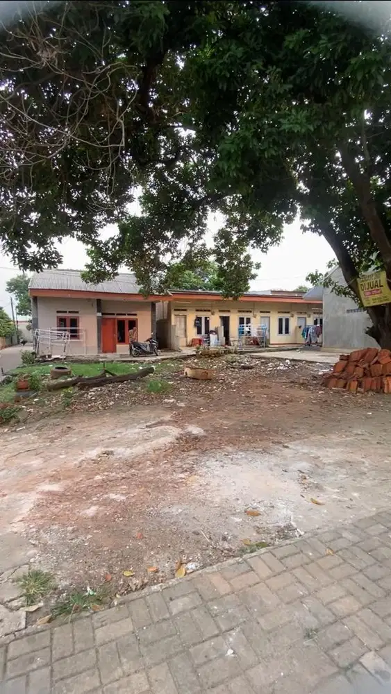 DIJUAL CEPAT DIBAWAH HARGA PASARAN LUAS TANAH 215m2